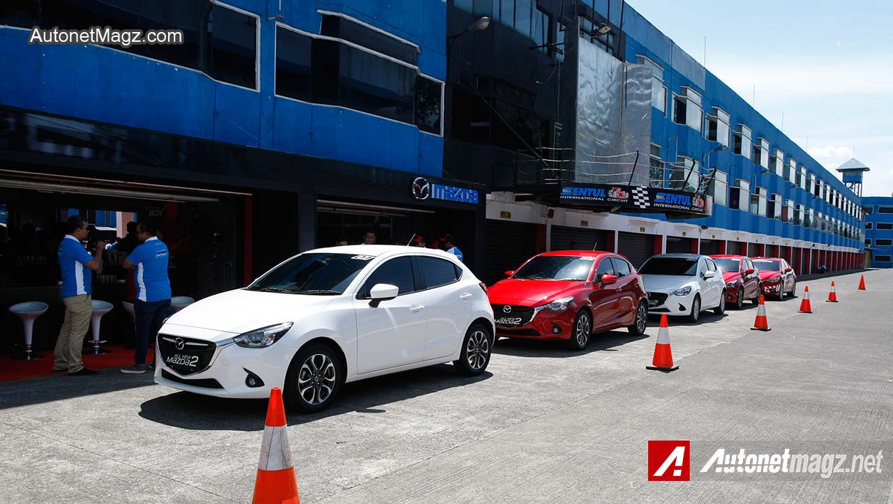 Mazda, Review-Mazda-2-SkyActive-Indonesia: Test Drive Mazda2 SkyActiv Transmisi Manual di Sirkuit Sentul