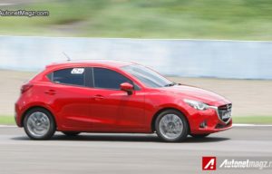 Test Drive Mazda2 SkyActiv Transmisi Manual di Sirkuit Sentul Test Drive Mazda2 SkyActiv Transmisi Manual di Sirkuit Sentul