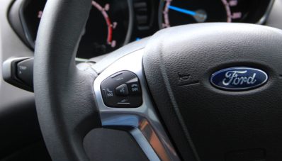 Bedah Fitur Teknologi Ford SYNC™ Bedah Fitur Teknologi Ford SYNC™