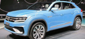 Small SUV VW Cross Coupe GTE 2015
