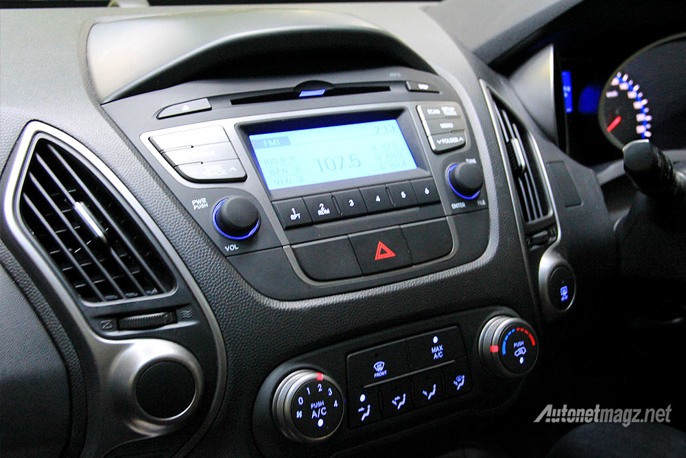Hyundai, Audio OEM standar indash bawaan Hyundai Tucson XG tipe tertinggi: Test Drive Hyundai Tucson Facelift XG 2014 by AutonetMagz with Video