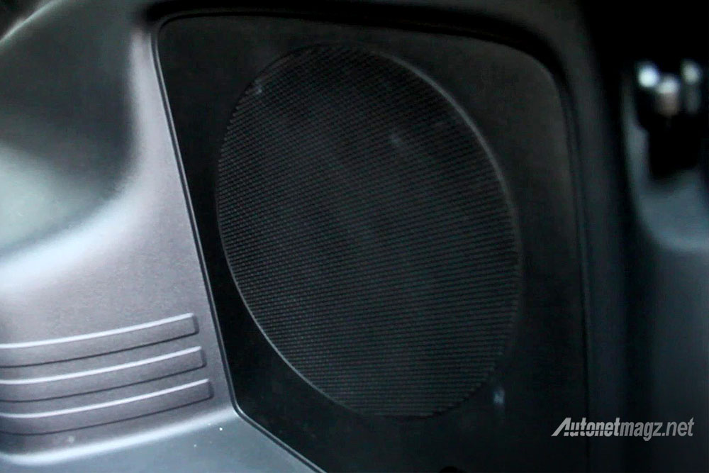 Hyundai, Hyundai Tucson XG tipe tertinggi audio nya sudah dilengkapi subwoofer di bagasi: Test Drive Hyundai Tucson Facelift XG 2014 by AutonetMagz with Video