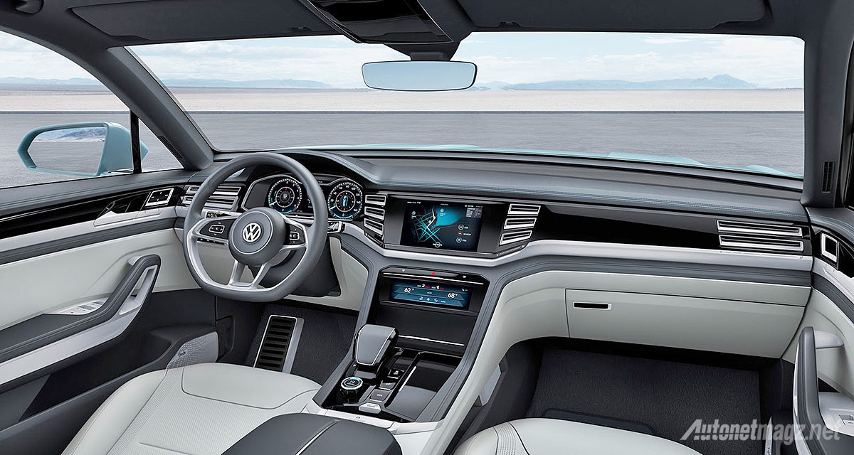 Mobil Konsep, Interior dashboard VW Volkswagen Cross Coupe GTE 2015: VW Cross Coupe GTE Concept Mendekati Model Produksi Massal