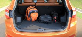 Warna interior jok orange pada Hyundai Tucson XG tipe tertinggi