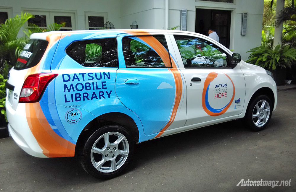  Modifikasi  Datsun  GO  Panca  jadi mobile library perpus 
