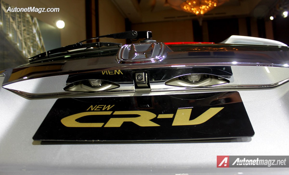 Honda, Rear-Parking-Camera-Honda-CRV: First Impression Review Honda CRV Facelift 2015 Indonesia