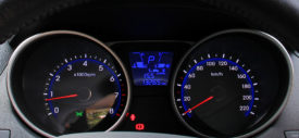 Audio OEM standar indash bawaan Hyundai Tucson XG tipe tertinggi