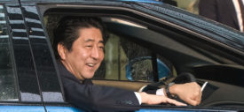 Toyota-mirai-memutari-kantor-pemerintah-jepang