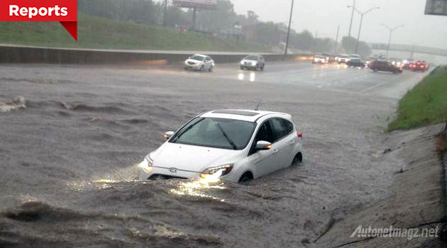 Berita, Banjir Jakarta bengkel resmi Ford Indonesia siap siaga: Ford Siap Siaga Bereskan Mobil Konsumennya yang Bermasalah Akibat Banjir
