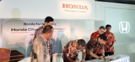 Honda-City-CNG-Ceremony-Donation