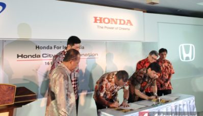 Honda Sumbangkan City CNG untuk BPPT Dalam Rangka Riset Energi Altenatif Honda Sumbangkan City CNG untuk BPPT Dalam Rangka Riset Energi Altenatif