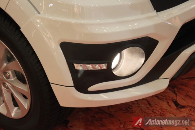 Berita, 2015-Daihatsu Terios-DRL: First Impression Review Daihatsu Terios Facelift 2015 oleh AutonetMagz