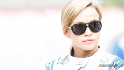 Perkenalkan Carmen Jorda, Pembalap Baru Tim F1 Lotus yang Paling Cantik