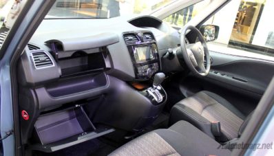 First Impression Review Nissan Serena Facelift 2015 oleh AutonetMagz First Impression Review Nissan Serena Facelift 2015 oleh AutonetMagz