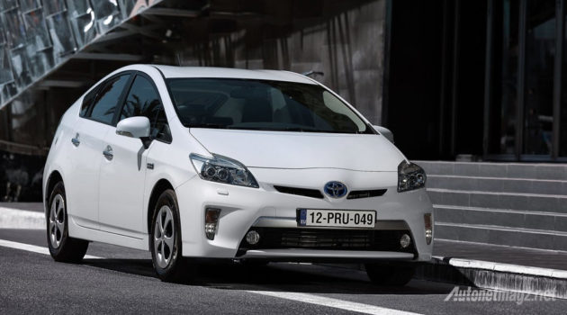Toyota-Prius-Plug-In-Hybrid