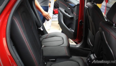 First Impression Review BMW 2 Series Active Tourer oleh AutonetMagz First Impression Review BMW 2 Series Active Tourer oleh AutonetMagz