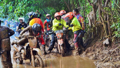 Viar Sabet Rekor MURI untuk Kegiatan Touring Keliling Indonesia dengan Cross X 200 SE