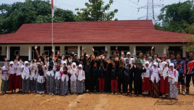 Nissan Motor Indonesia Sumbangkan Komputer ke 26 Sekolah untuk Sokong Pendidikan Nissan Motor Indonesia Sumbangkan Komputer ke 26 Sekolah untuk Sokong Pendidikan