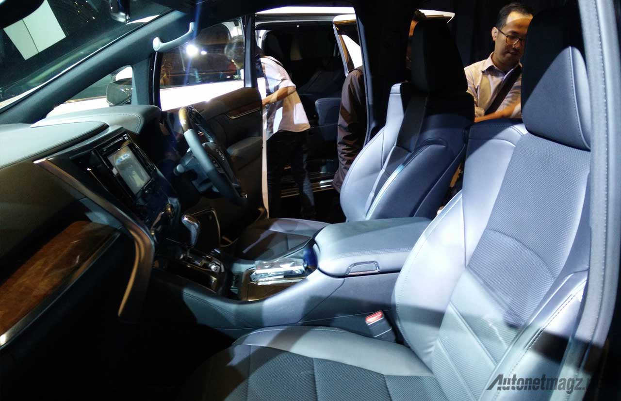 Berita, kabin-baris-depan-toyota-vellfire: First Impression Review Toyota Alphard dan Vellfire 2015