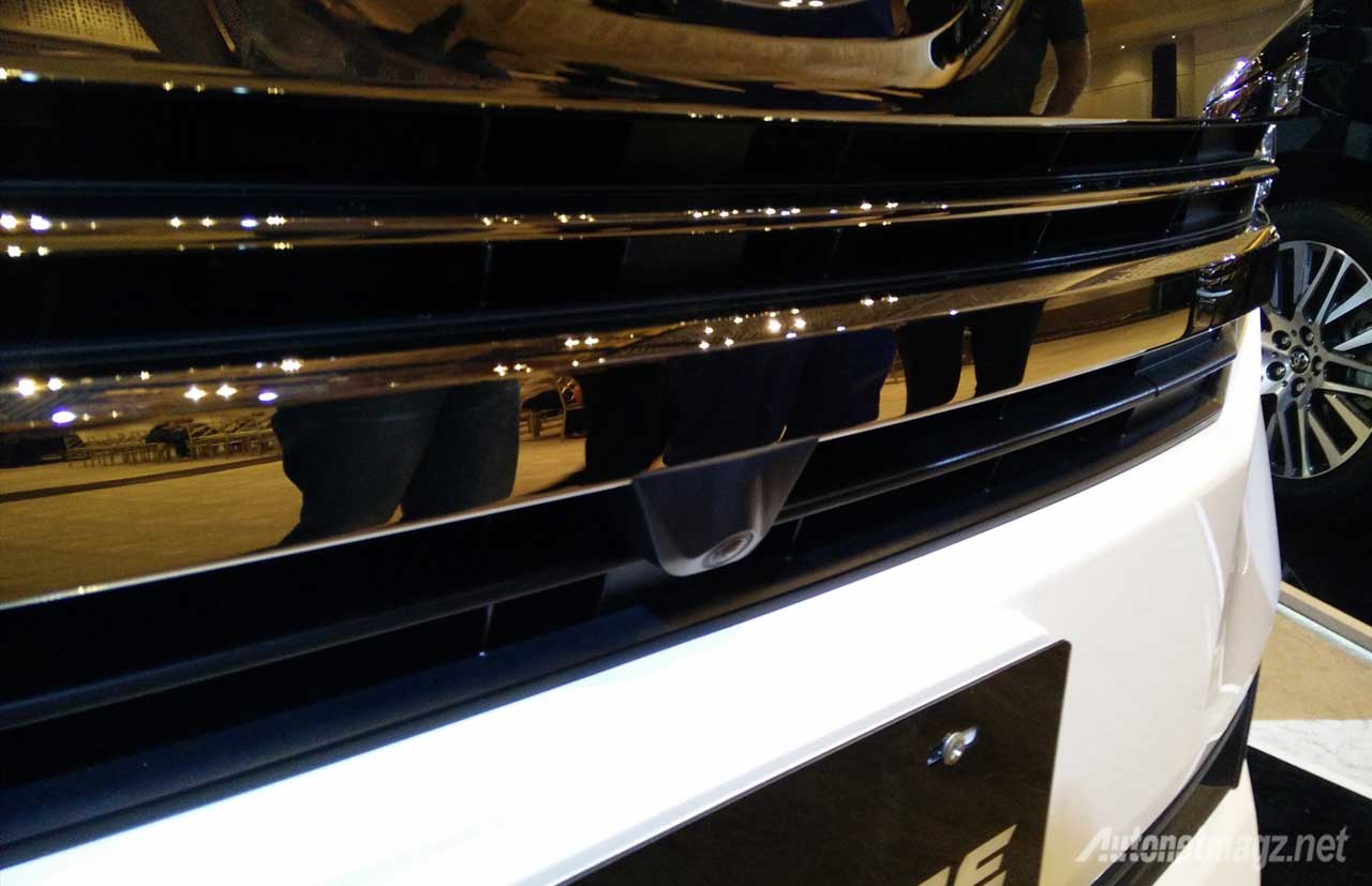 Berita, kamera-toyota-vellfire: First Impression Review Toyota Alphard dan Vellfire 2015