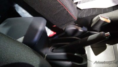 First Impression Review Toyota Rush Facelift 2015 oleh AutonetMagz First Impression Review Toyota Rush Facelift 2015 oleh AutonetMagz