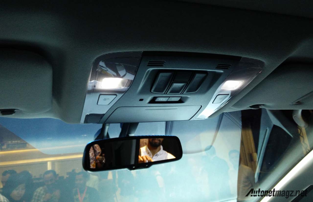 Berita, lampu-kabin-toyota-alphard: First Impression Review Toyota Alphard dan Vellfire 2015