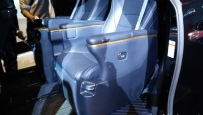 First Impression Review Toyota Alphard dan Vellfire 2015 First Impression Review Toyota Alphard dan Vellfire 2015