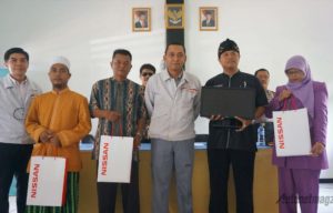 Nissan Motor Indonesia Sumbangkan Komputer ke 26 Sekolah untuk Sokong Pendidikan Nissan Motor Indonesia Sumbangkan Komputer ke 26 Sekolah untuk Sokong Pendidikan