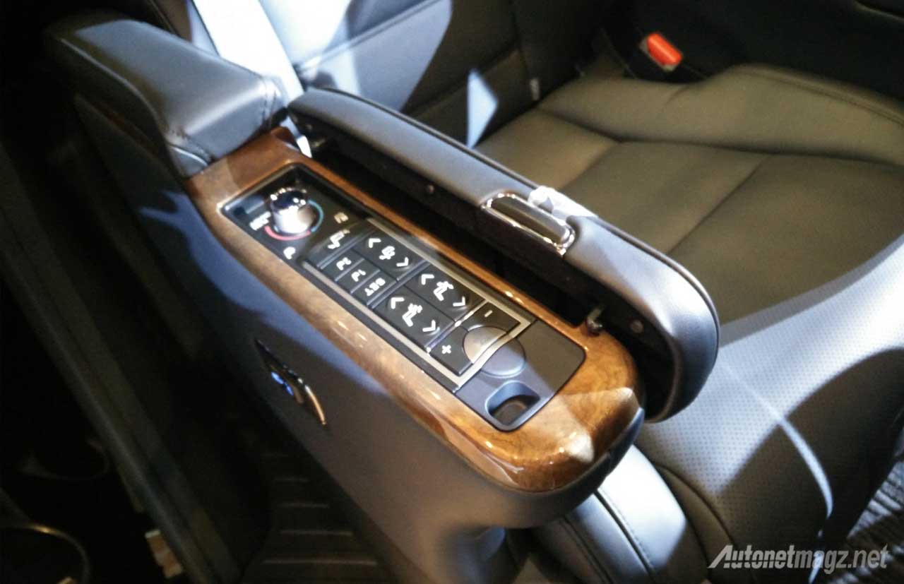 Berita, seat-controller-toyota-vellfire: First Impression Review Toyota Alphard dan Vellfire 2015