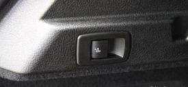 tombol-pintu-BMW-218i-Active-Tourer