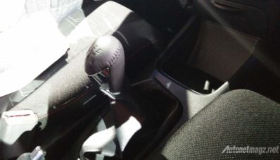 First Impression Review Toyota Rush Facelift 2015 oleh AutonetMagz First Impression Review Toyota Rush Facelift 2015 oleh AutonetMagz