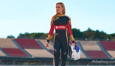 Perkenalkan Carmen Jorda, Pembalap Baru Tim F1 Lotus yang Paling Cantik