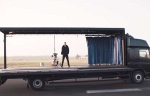 Ford Perkenalkan Ford Galaxy 2016 Dengan Sulap