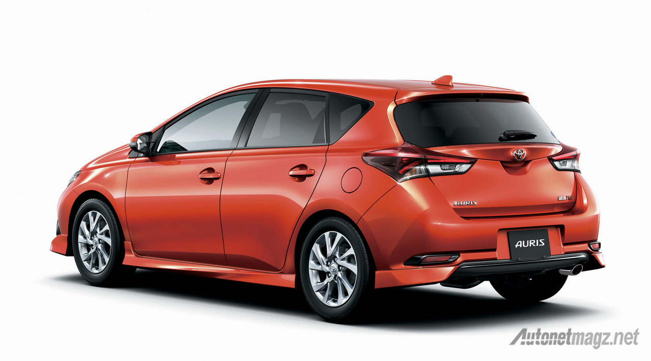 Berita, Toyota-Auris-facelift-Merah-belakang: Toyota Auris Facelift Akhirnya Dapat Mesin Turbo dan Paket Fitur Safety
