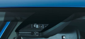 Toyota-Auris-facelift-Biru