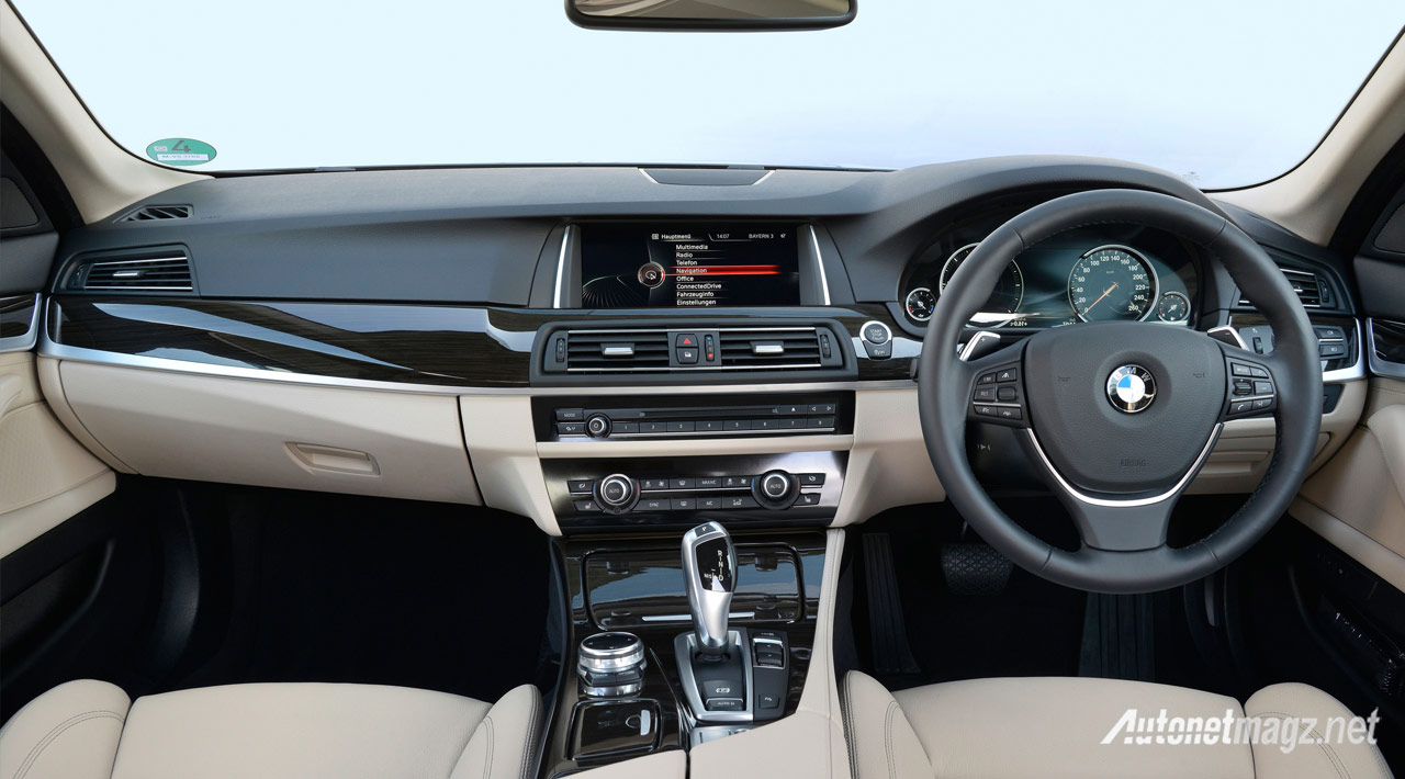 Berita, interior-BMW-510d-luxury: BMW 520d Kini Makin Powerful dan Irit Hingga 24 Kilometer Per Liter!