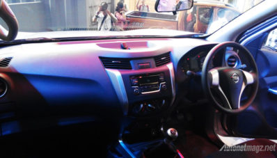 Nissan Navara NP300 Fiturnya Makin Lengkap, Harga Mulai 380 Juta Nissan Navara NP300 Fiturnya Makin Lengkap, Harga Mulai 380 Juta