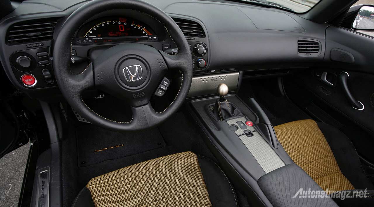 Berita, interior-honda-s2000: Honda S2000 Akan Dilahirkan Kembali  dengan Mesin Turbo Hybrid