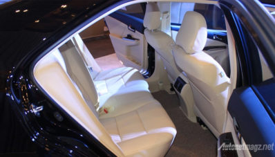 First Impression Review Toyota Camry Facelift 2015 oleh AutonetMagz First Impression Review Toyota Camry Facelift 2015 oleh AutonetMagz