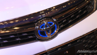 First Impression Review Toyota Camry Facelift 2015 oleh AutonetMagz First Impression Review Toyota Camry Facelift 2015 oleh AutonetMagz