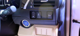 control-panel-belakang-toyota-camry-facelift