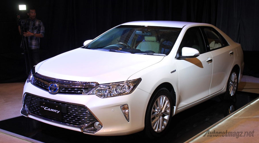 Berita, wallpaper-toyota-camry-facelift-hybrid: First Impression Review Toyota Camry Facelift 2015 oleh AutonetMagz