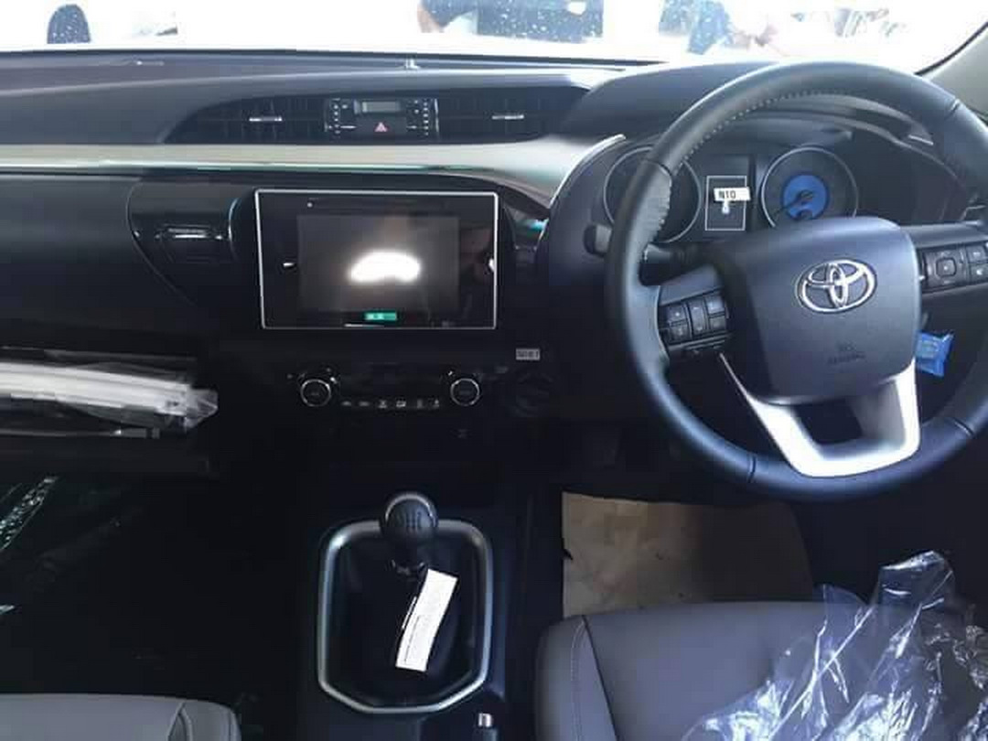Interior Toyota Hilux Baru