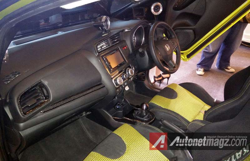 Modifikasi-Interior-Honda-Jazz – AutonetMagz :: Review Mobil dan Motor