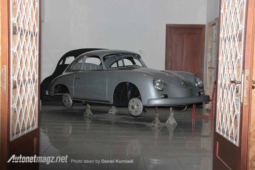Berita, Porsche Classic di bengkel Terror Garage Indonesia: Porsche RWB Speedster Resmi Jadi Karya Seni Keempat RWB Indonesia! – Galeri Foto
