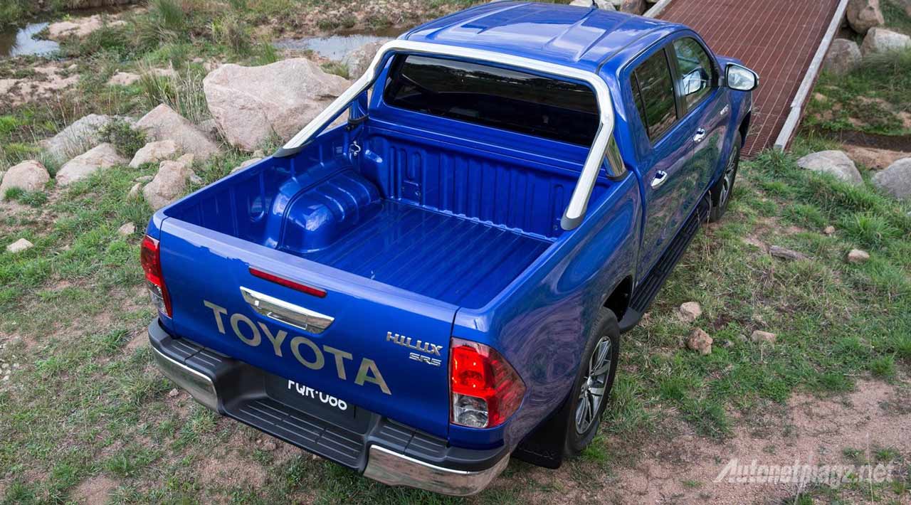 Toyota-Hilux-2015-bed