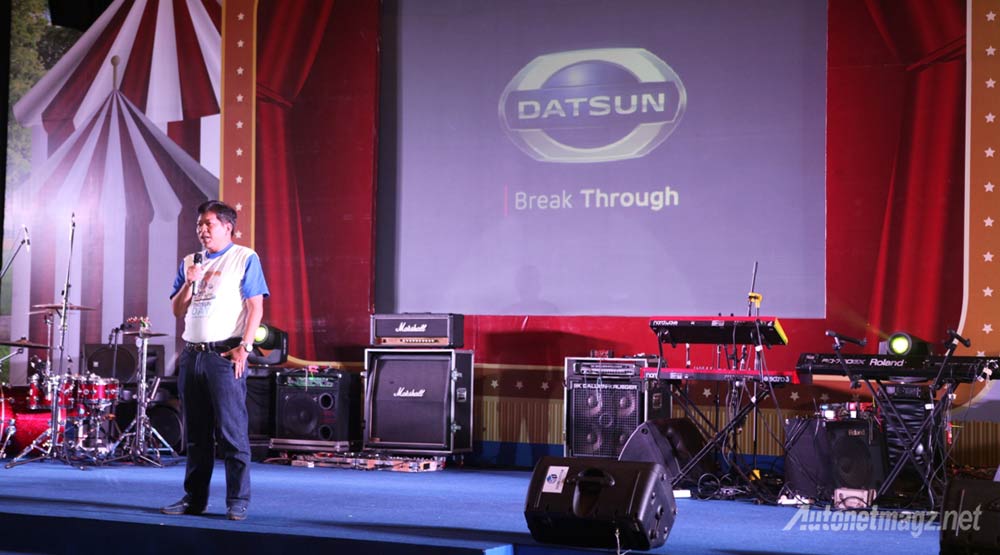Berita, panggung-datsun-day: Acara Datsun Day Rayakan Setahun Kembalinya Datsun, Datsun Lawas dan Anyar Berkumpul!