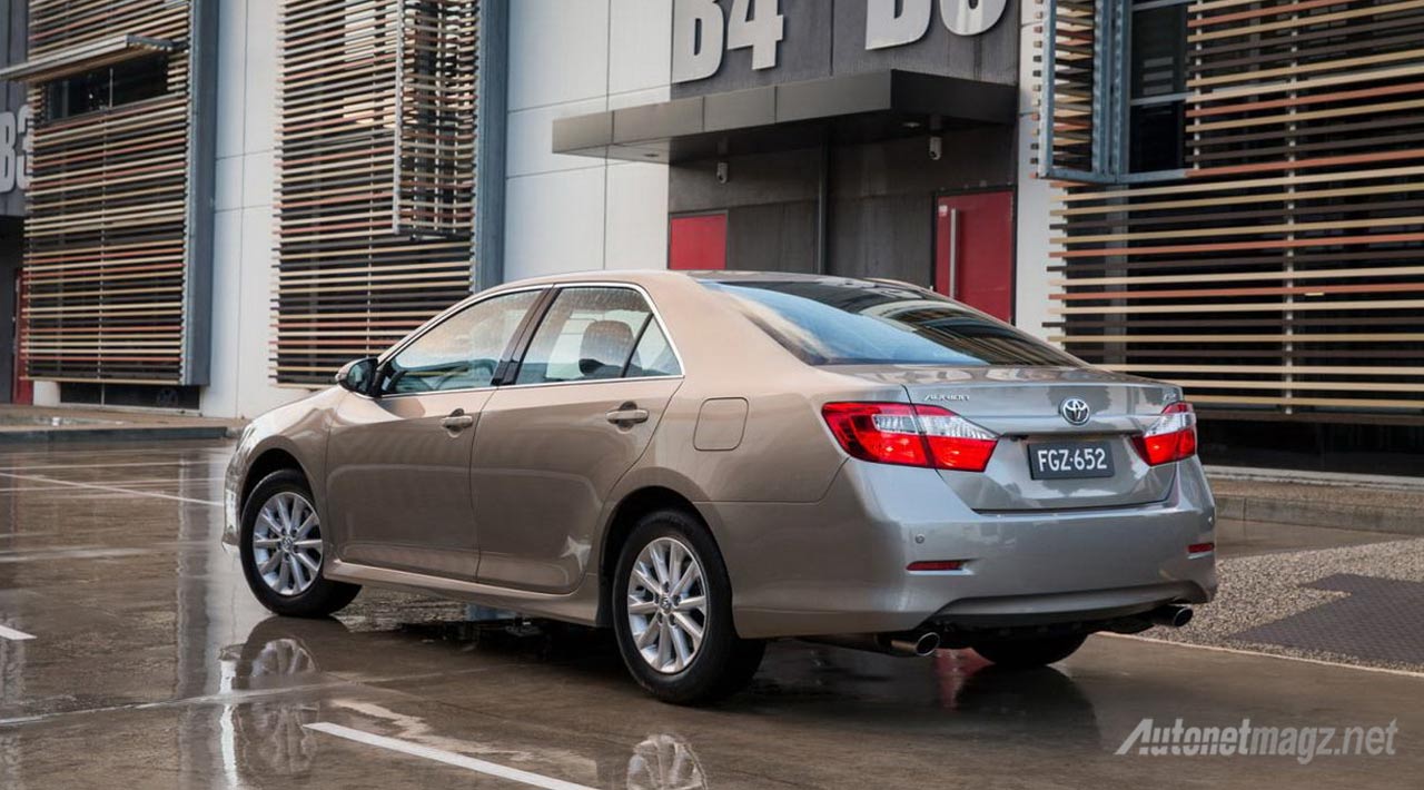 Berita, toyota-aurion-at-x-belakang: Toyota Aurion, Saudara Kembar Camry Baru Saja Facelift di Australia
