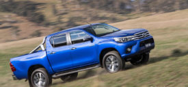 toyota-hilux-2015-silver