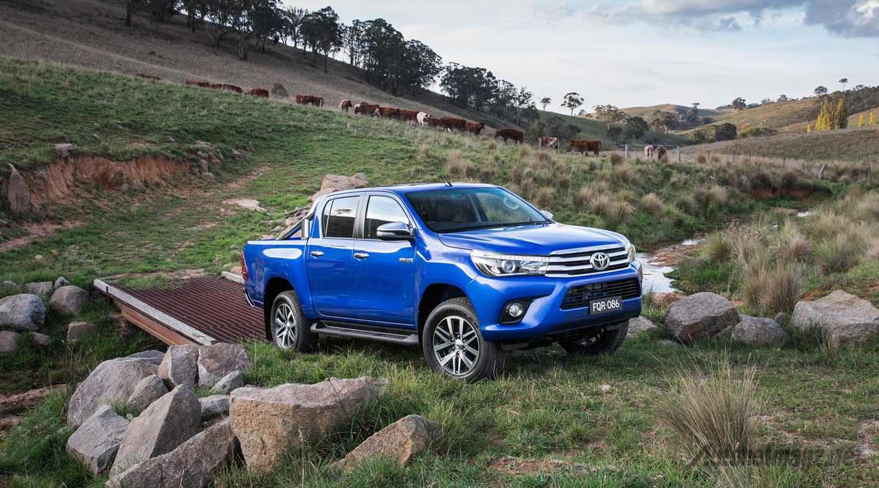 Mobil Baru, wallpaper-toyota-hilux: Akhirnya Toyota Hilux 2015 Baru Resmi Diluncurkan